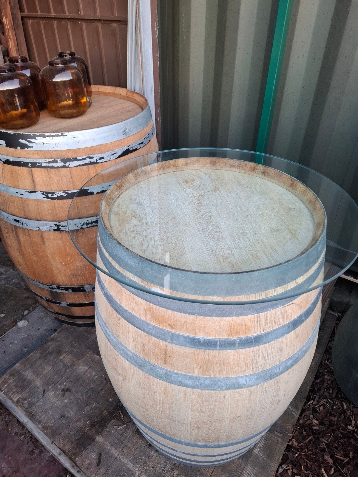 Des tonneaux à vin en chêne comme table de jardin rustique d, Jardin & Terrasse, Tables de jardin, Enlèvement