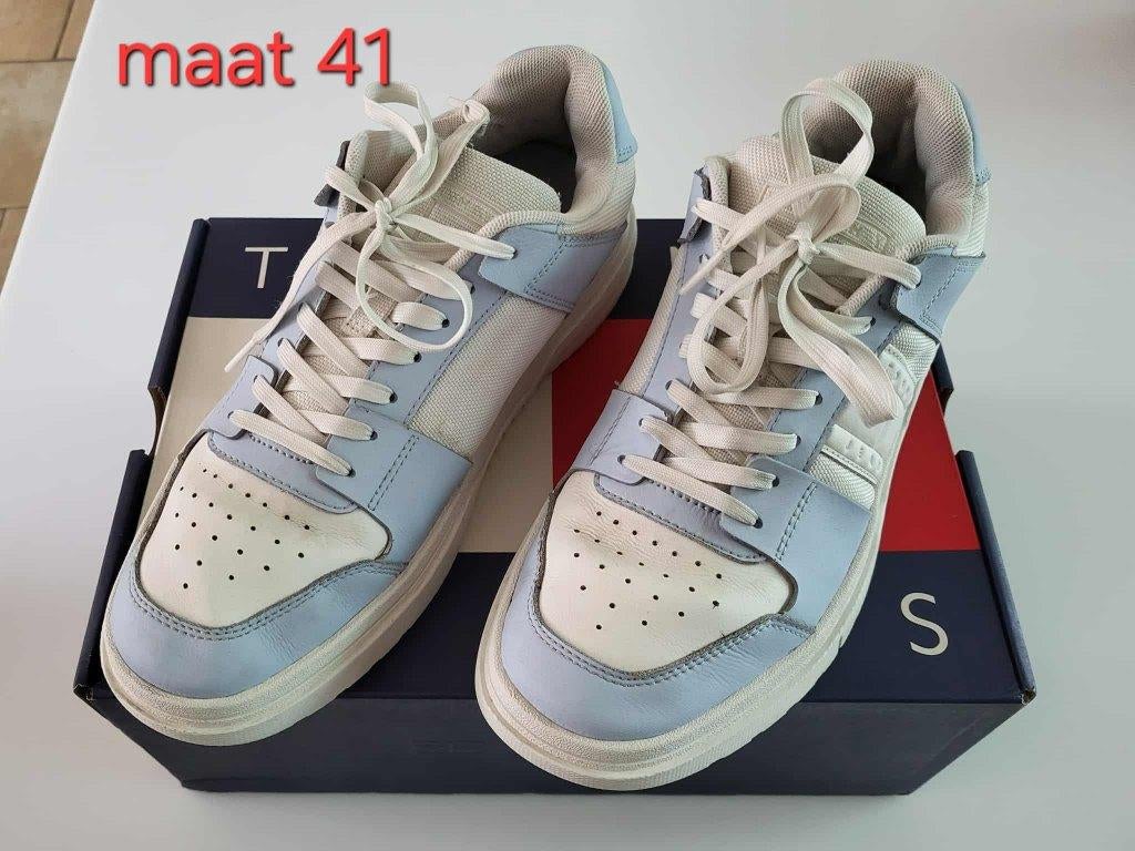 sneakers Tommy maat 41, Tommy hilfiger, Sneakers et Baskets, Comme neuf, Enlèvement