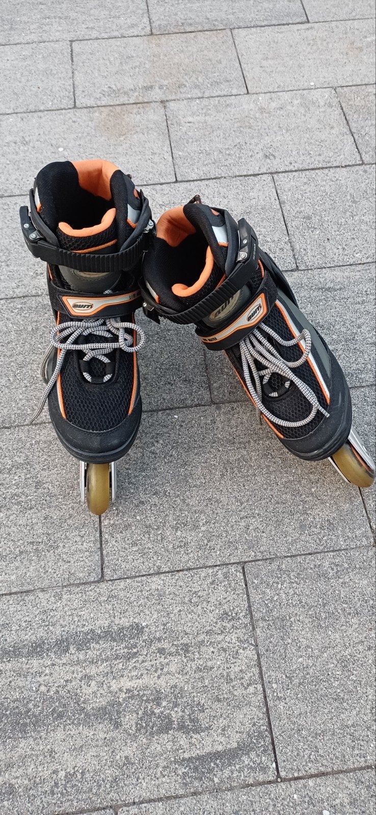 Inline Skates / Skeelers (Zwart/Oranje) maat 38, Ophalen, Zo goed als nieuw, Inline skates 4 wielen