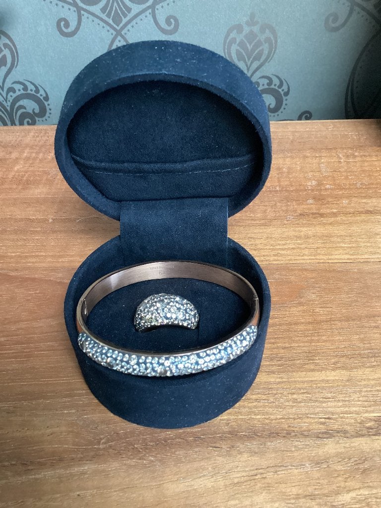 Bracelet et bague Victoria, Bijoux, Sacs & Beauté, Neuf, Enlèvement ou Envoi, Rose, 18 à 19