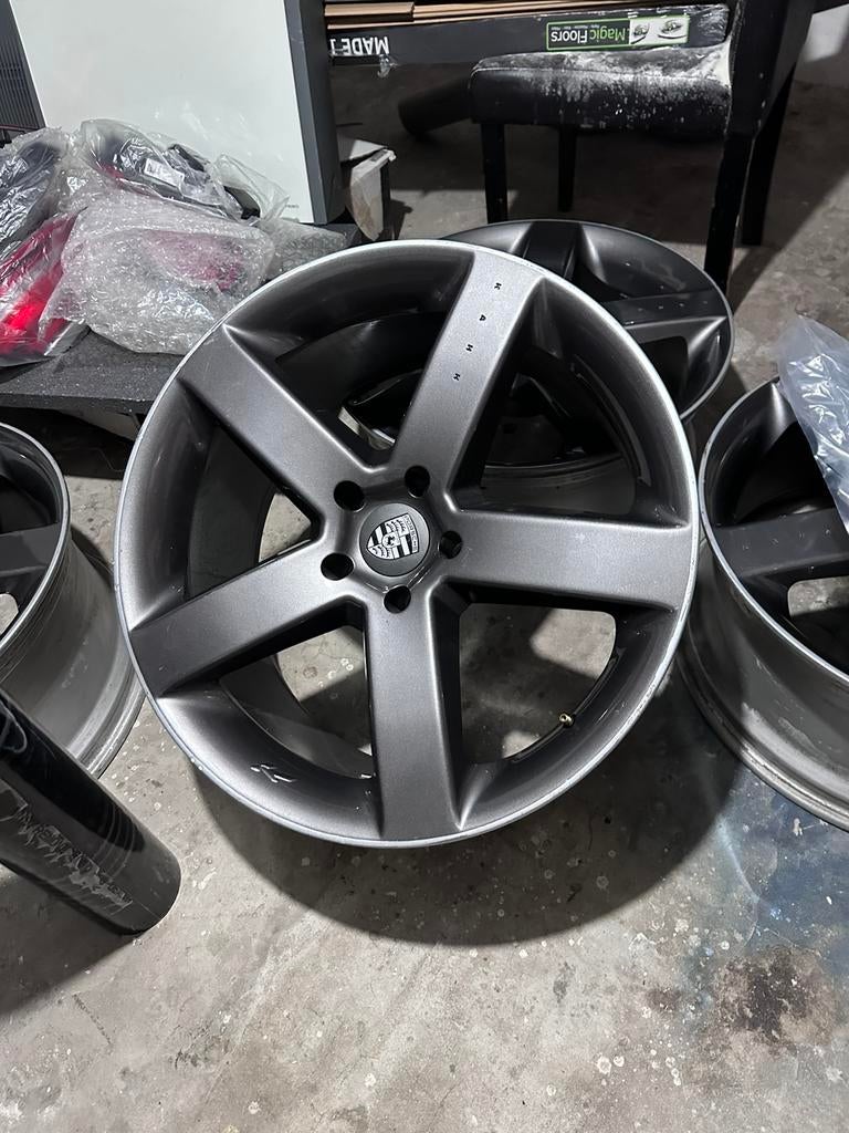 PORSCHE CAYENNE 4 stuks KAHN velgen 4500 nieuwprijs, Enlèvement, Jante(s)
