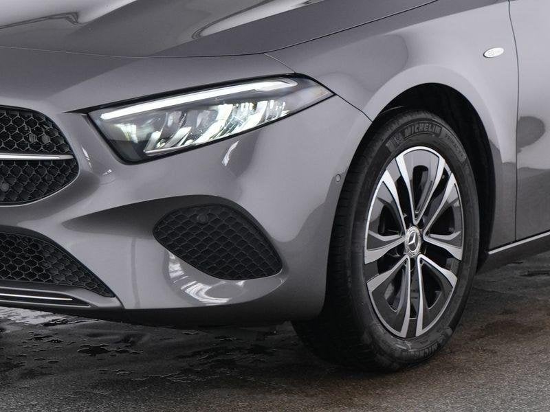 Mercedes-Benz A-Klasse 250 e Hatchback Luxury Line | Panoram, Auto's, Stof, Gebruikt, 16 kWh, Bedrijf