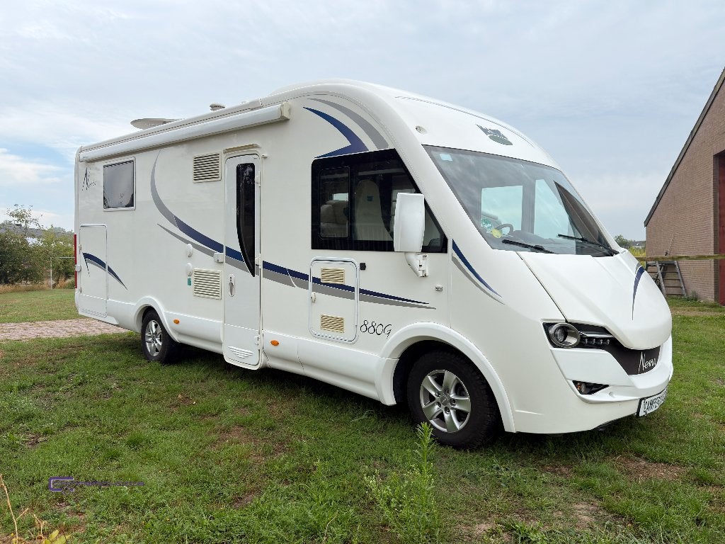 Mclouis Nevis 880G vrijstaand bed en levelsysteem, Caravans en Kamperen, Mobilhomes, ESP - Contrôle de stabilité, Standaard zit
