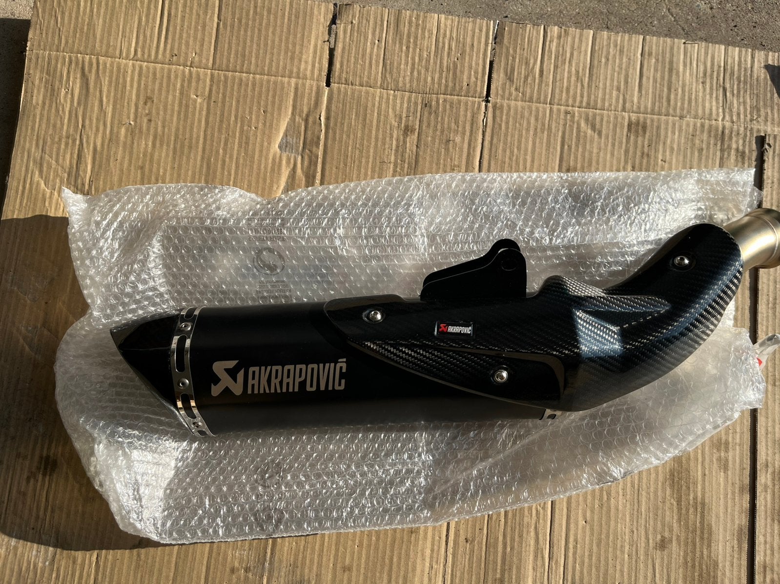 Akrapovic KTM Duke 790/890, Enlèvement