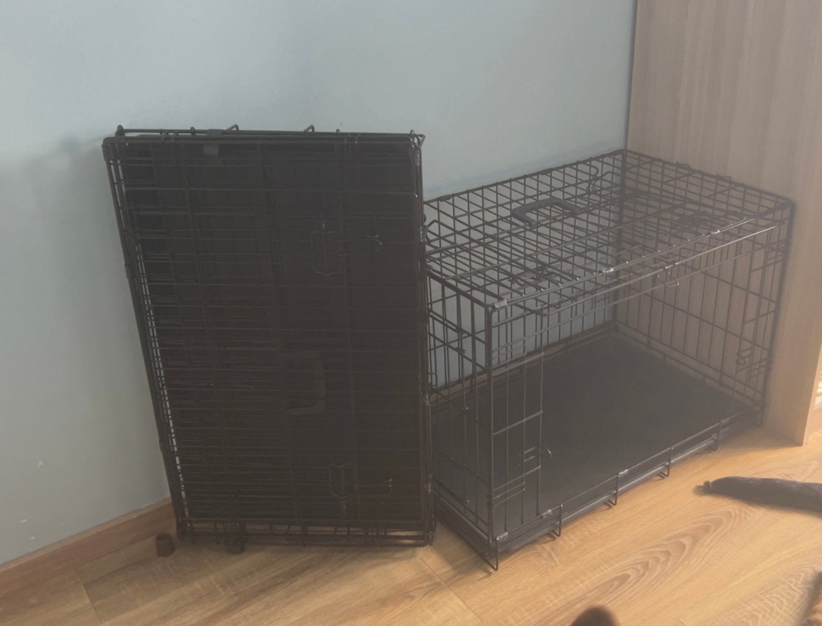 Bench te koop 2x, Ophalen, Minder dan 65 cm, Hondenhok, Zo goed als nieuw