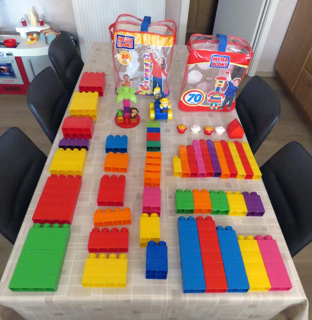 2 zakken Megabloks (165st.) in perfecte staat., Kinderen en Baby's, Speelgoed | Bouwstenen, Ophalen of Verzenden, Zo goed als nieuw