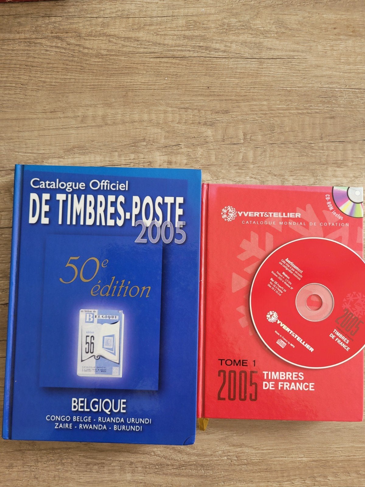 Catalogues de timbres Belgique et France, année 2005, Enlèvement, Catalogue
