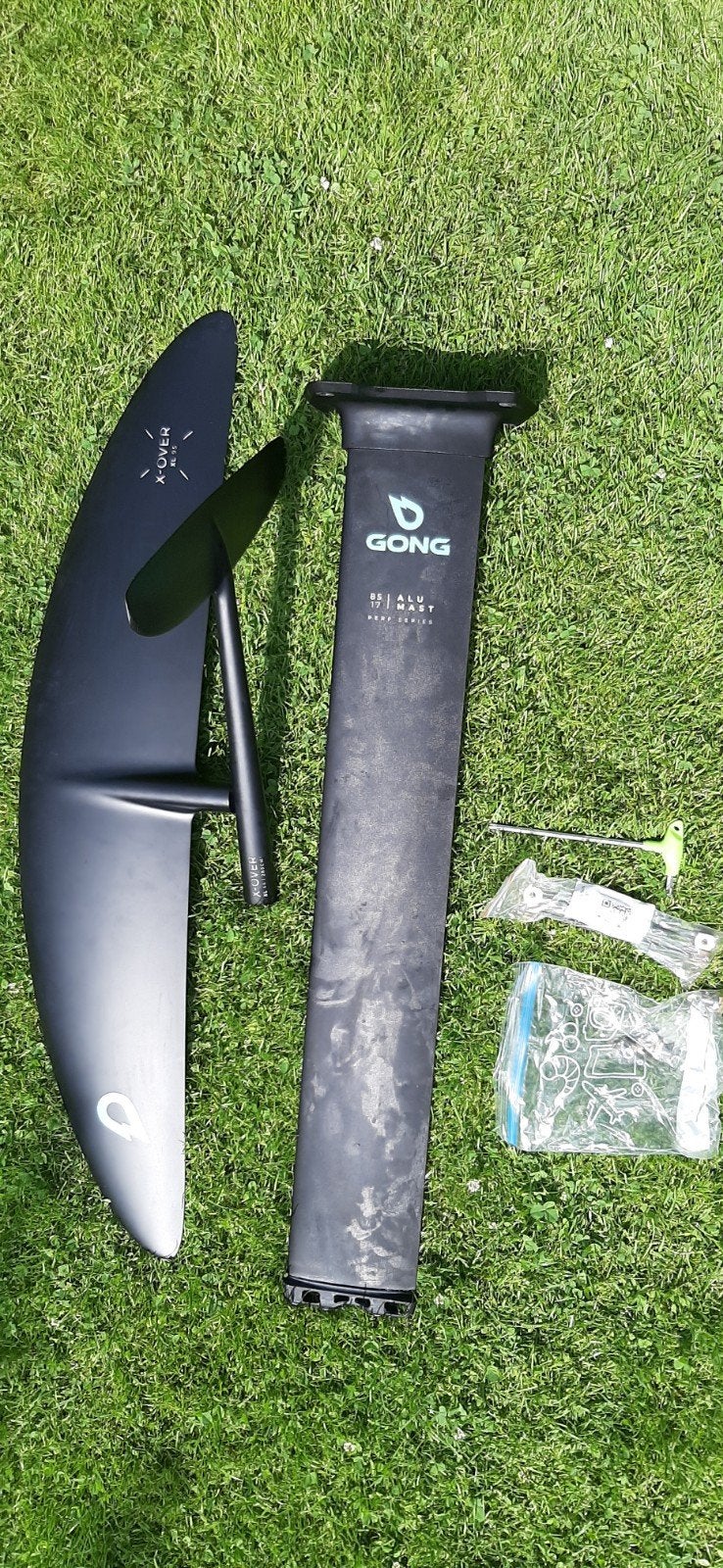 Foil Gong X-over V3 mast alu 85, Front Wing 1.410 cm2, Enlèvement