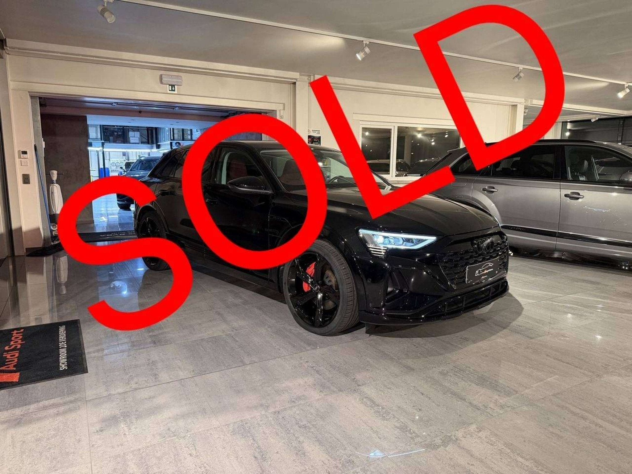 Audi Q8 e-tron SOLD BIJ GARAGE VRIENS YVES BV!, 2585 kg, Q8 e-tron, 5 portes, 5 places