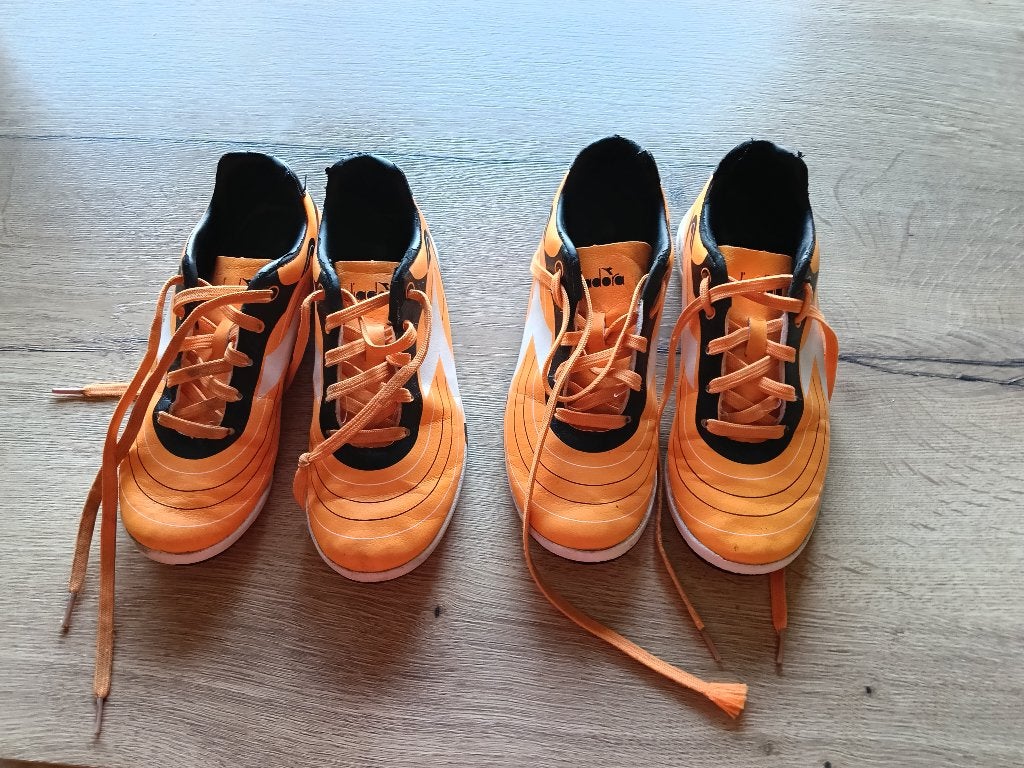 Sportschoenen Diadora maat 35 en maat 36 ,12€/paar, Ophalen, Gebruikt, Diadora, Jongen of Meisje