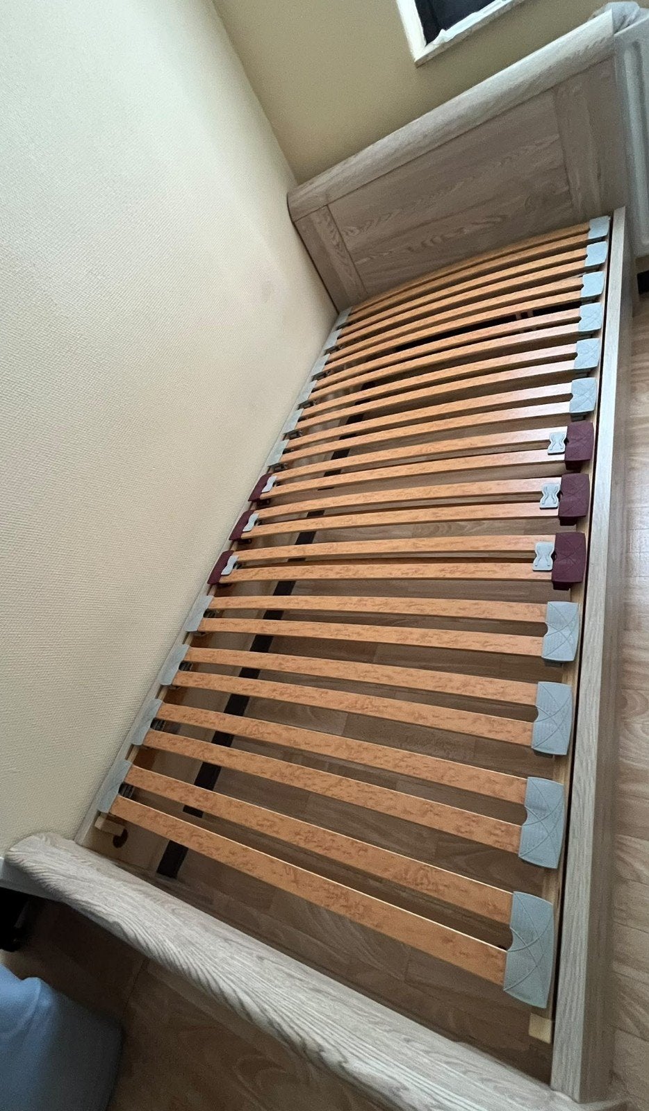 Gratis bed + lattenbodem, Ophalen