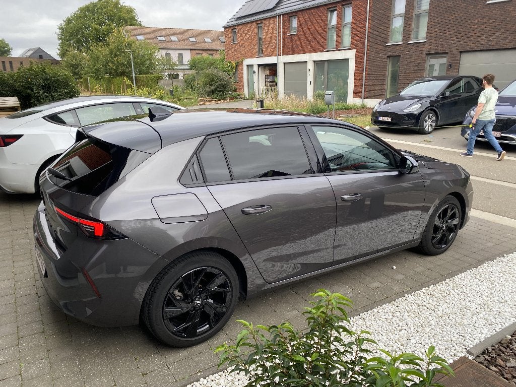 Opel Astra GS Line 2022 Essence avec jeu de pneus été+hiver, Argent ou Gris, Achat, Euro 6, Carnet d'entretien