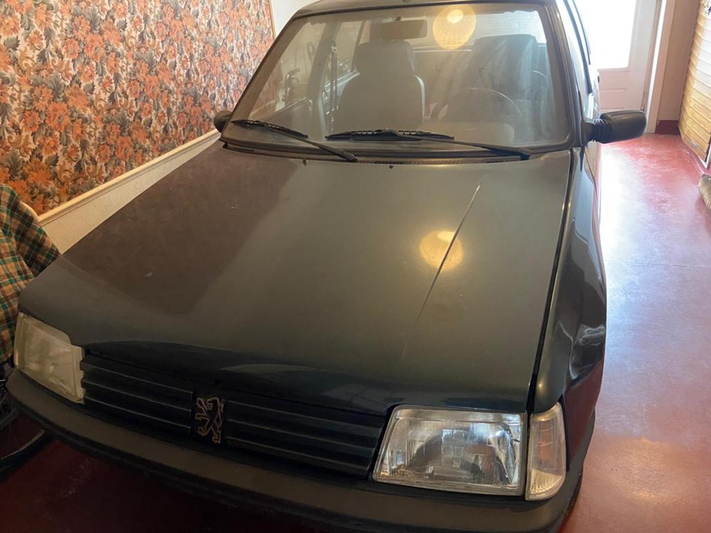 Oldtimer Peugeot 205, Auto's, Oldtimers, Voorwielaandrijving, Stof, Particulier, Blauw