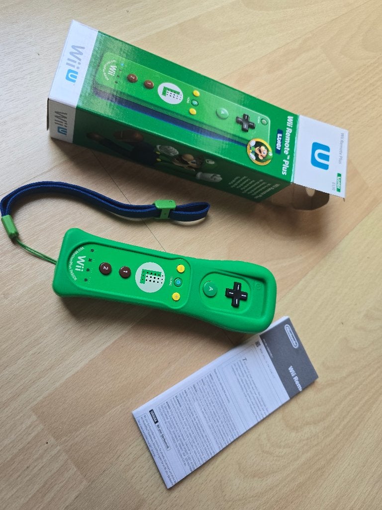 Remote plus Luigi editie  voor Wii U, Games en Spelcomputers, Games | Nintendo Wii U, Verzenden, Zo goed als nieuw