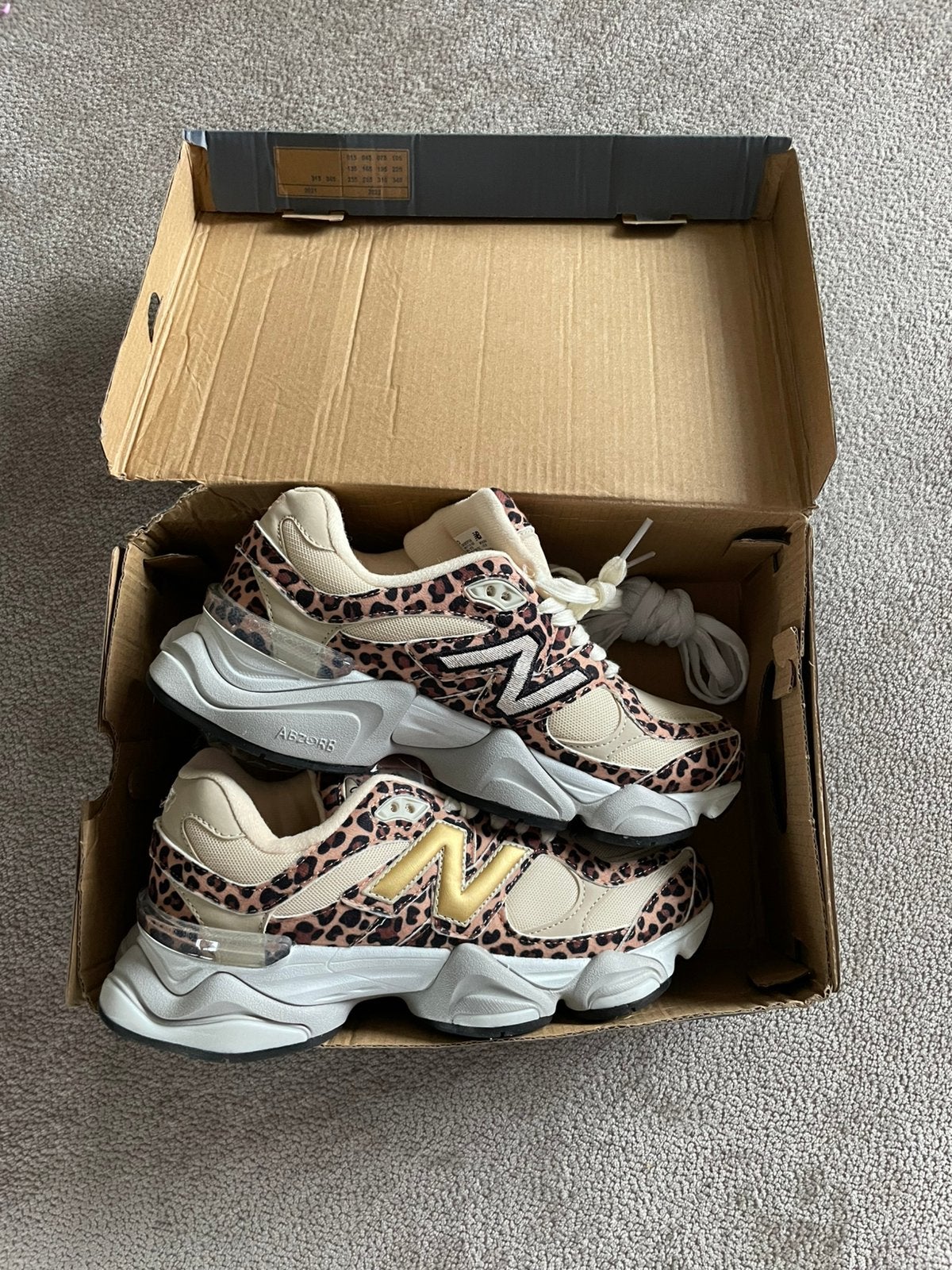 New Balance 9060 Wmns « Imprimé léopard beige et marron », Vêtements | Hommes, Enlèvement ou Envoi, Neuf, Autres couleurs, Baskets