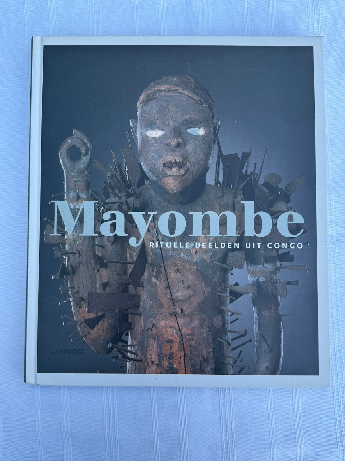 Boek Mayombe rituele beelden uit Congo, Ophalen, Zo goed als nieuw