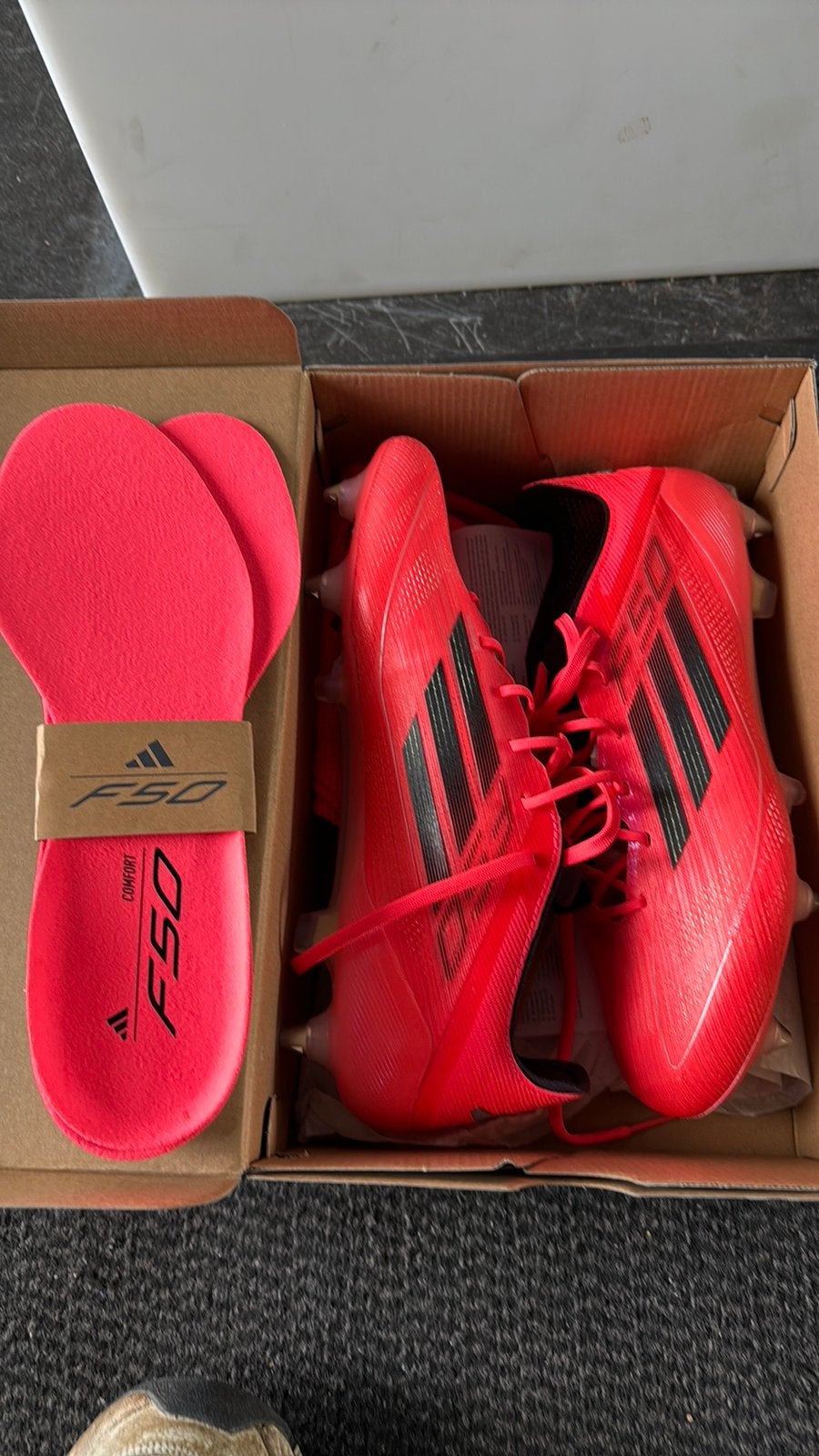 Nieuwe voetbalschoenen F50 elite SG maat 42 2/3, Sport en Fitness, Voetbal, Ophalen of Verzenden, Nieuw