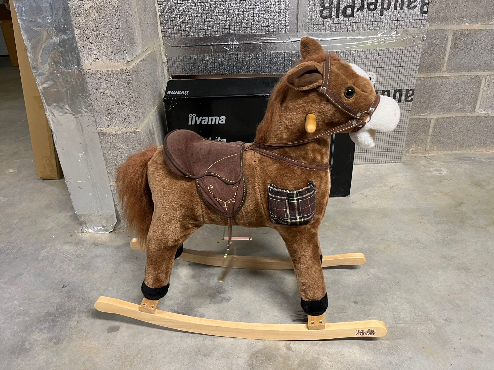 Cheval à bascule, Enlèvement, Comme neuf