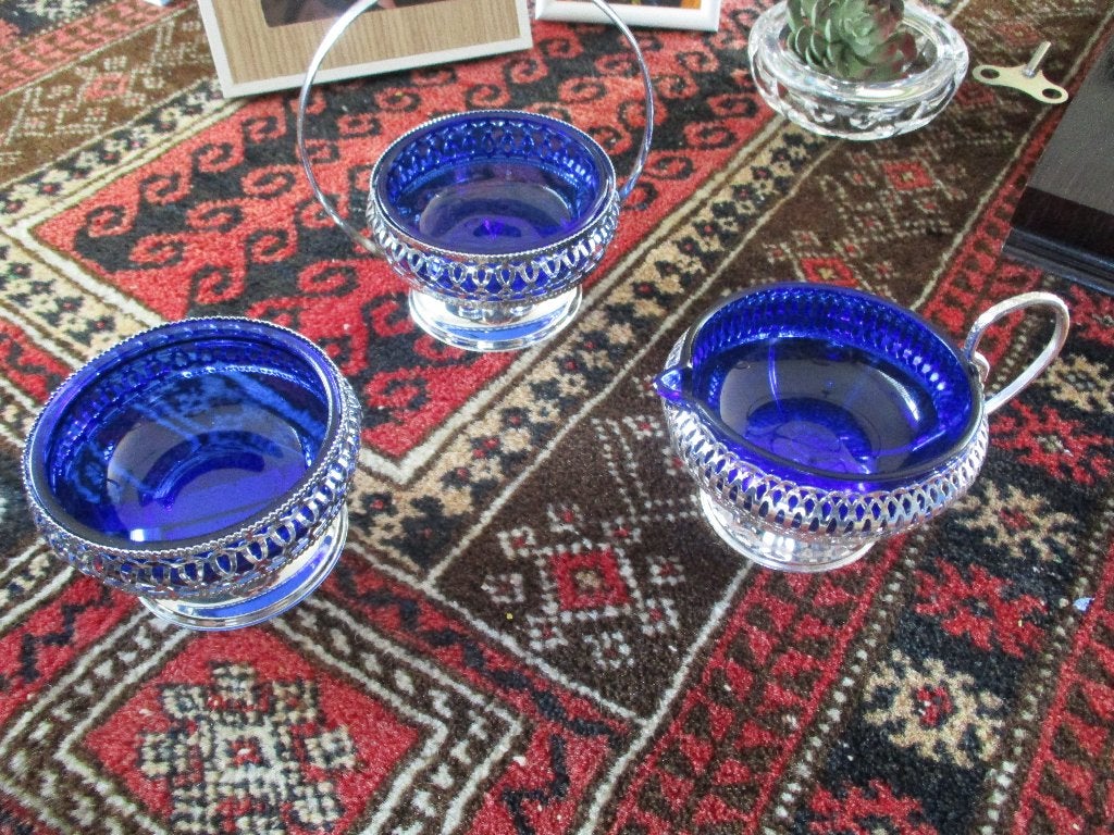 2 lunettes bleues avec coque en métal, Enlèvement ou Envoi, Neuf