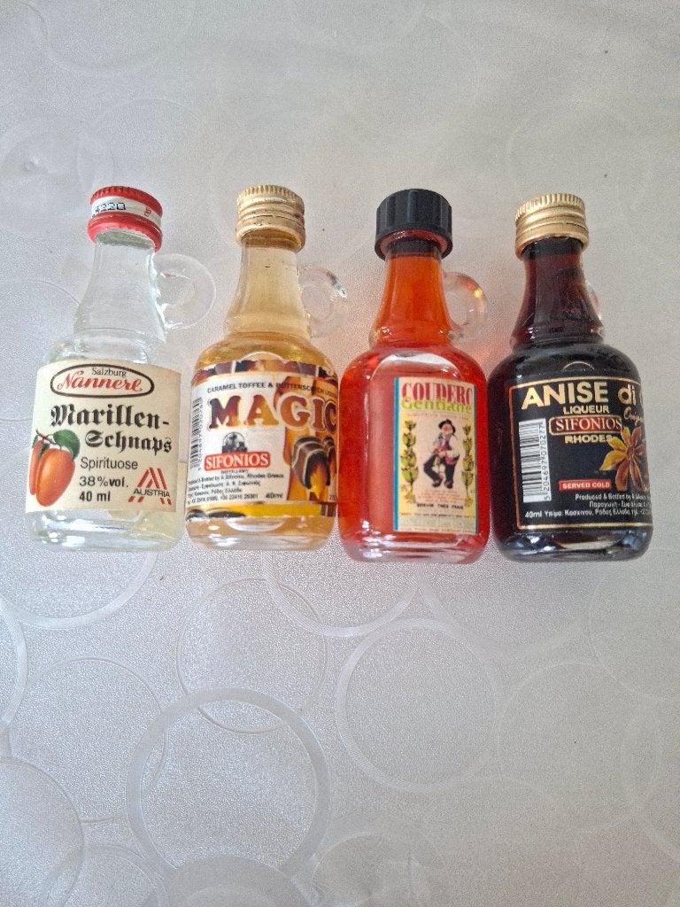 Lot de 4 mignonettes avec anse, Envoi
