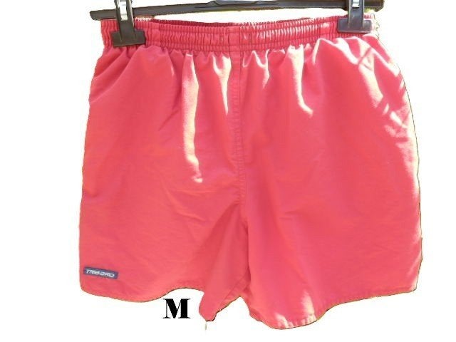 (5 )- shorts homme t.M rouge - decathlon -, Vêtements | Hommes, Pantalons, Rouge, Enlèvement ou Envoi, Comme neuf, Decathlon