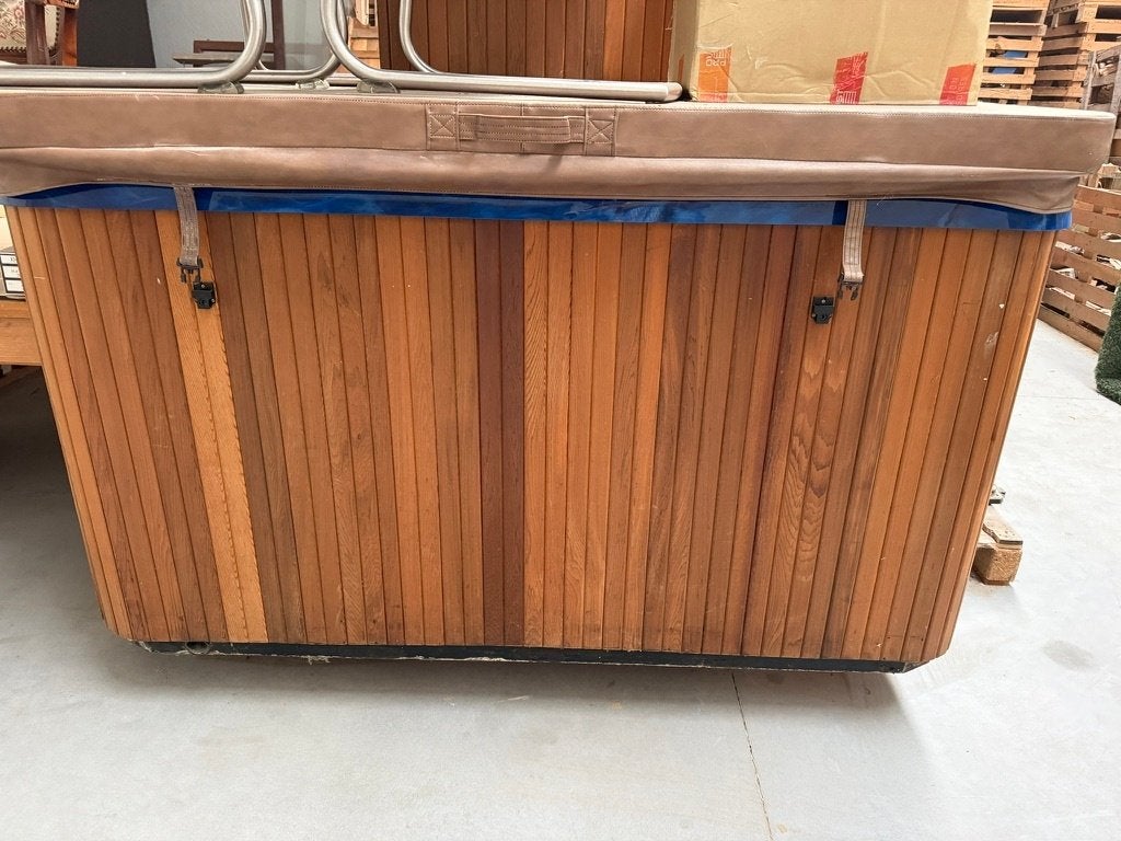 hottub 8 personen, Jardin & Terrasse, Enlèvement, Utilisé, Couverture, Fixé