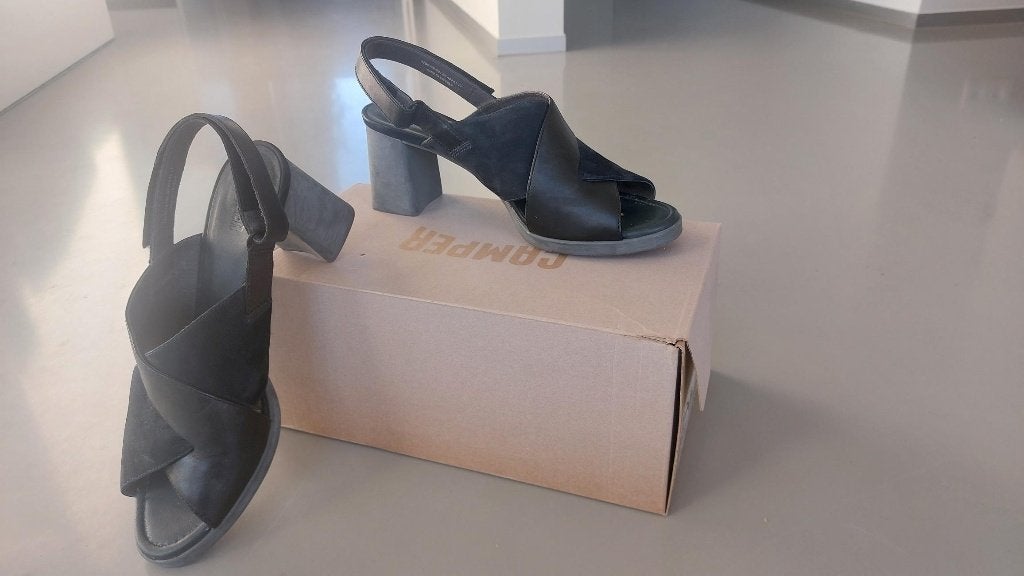 Zwarte sandalen uit leder en daim (camper), maat: 40, Kleding | Dames, Zwart, Camper, Ophalen of Verzenden, Gedragen