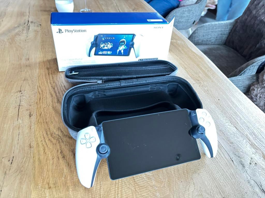 Ps5 portal nieuw nooit gebruik+beschermhoes af te halen!!!, Ophalen, Zo goed als nieuw