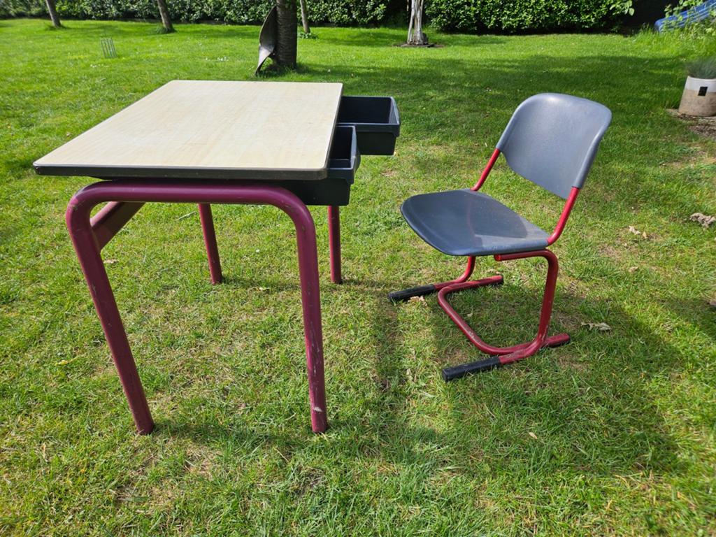 Schoolbank tafel+stoel, Ophalen