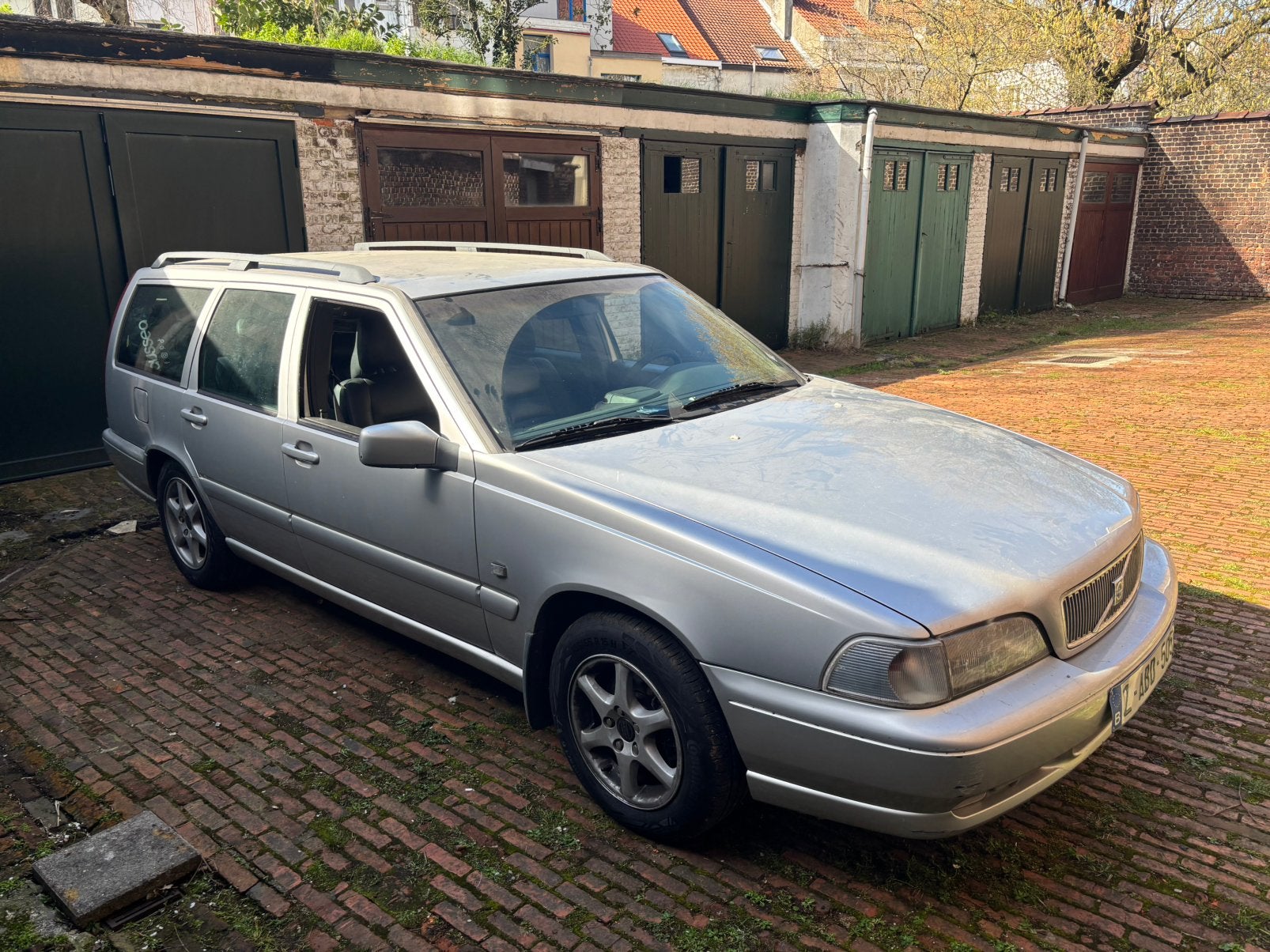 Volvo V70   2.5 tdi, Argent ou Gris, Achat, 2500 cm³, Carnet d'entretien