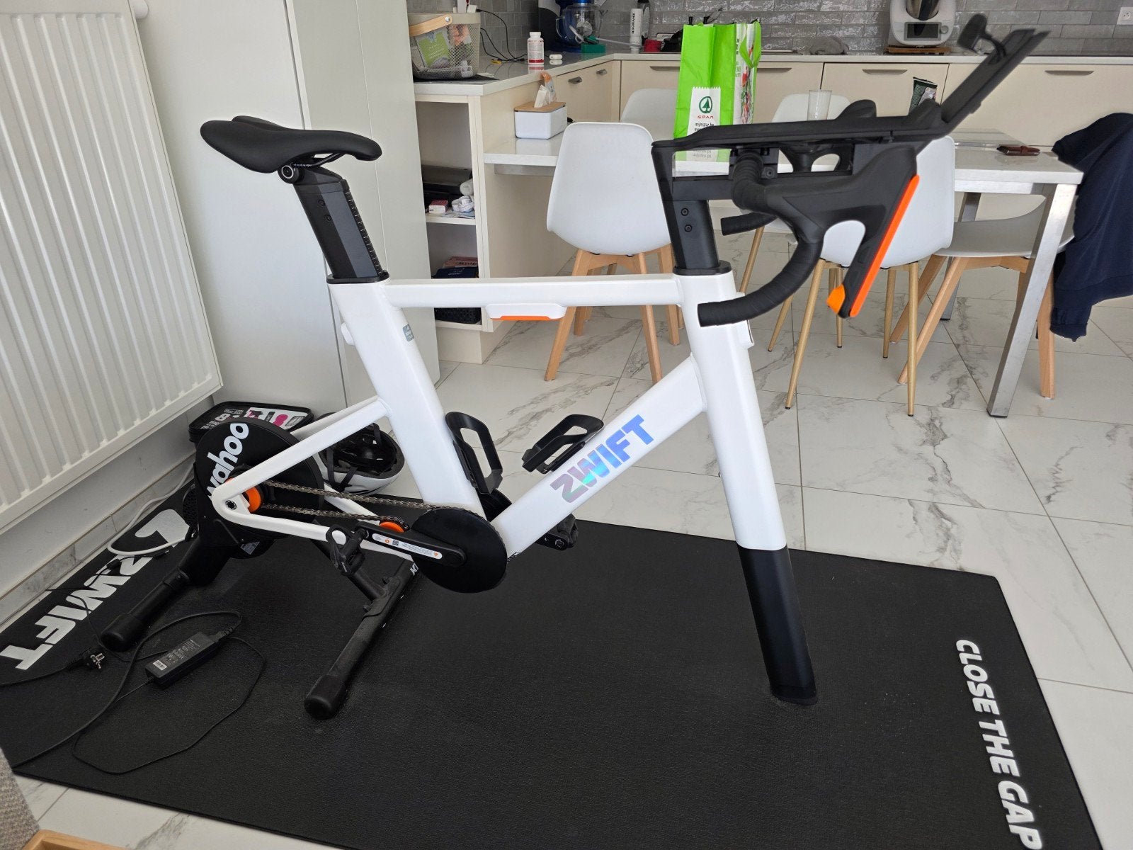 Zwift Ride + Wahoo Kickr core, Sports & Fitness, Enlèvement, Comme neuf, Vélo d'appartement