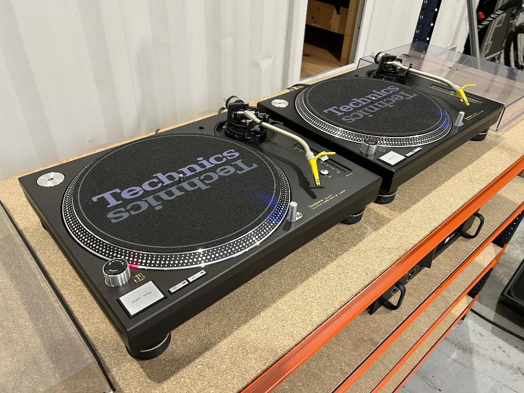 2x Technics SL-1200M6 uit privécollectie, TV, Hi-fi & Vidéo, Tourne-disques, Utilisé, Tourne-disque, Technics, Réglage pitch, Enlèvement