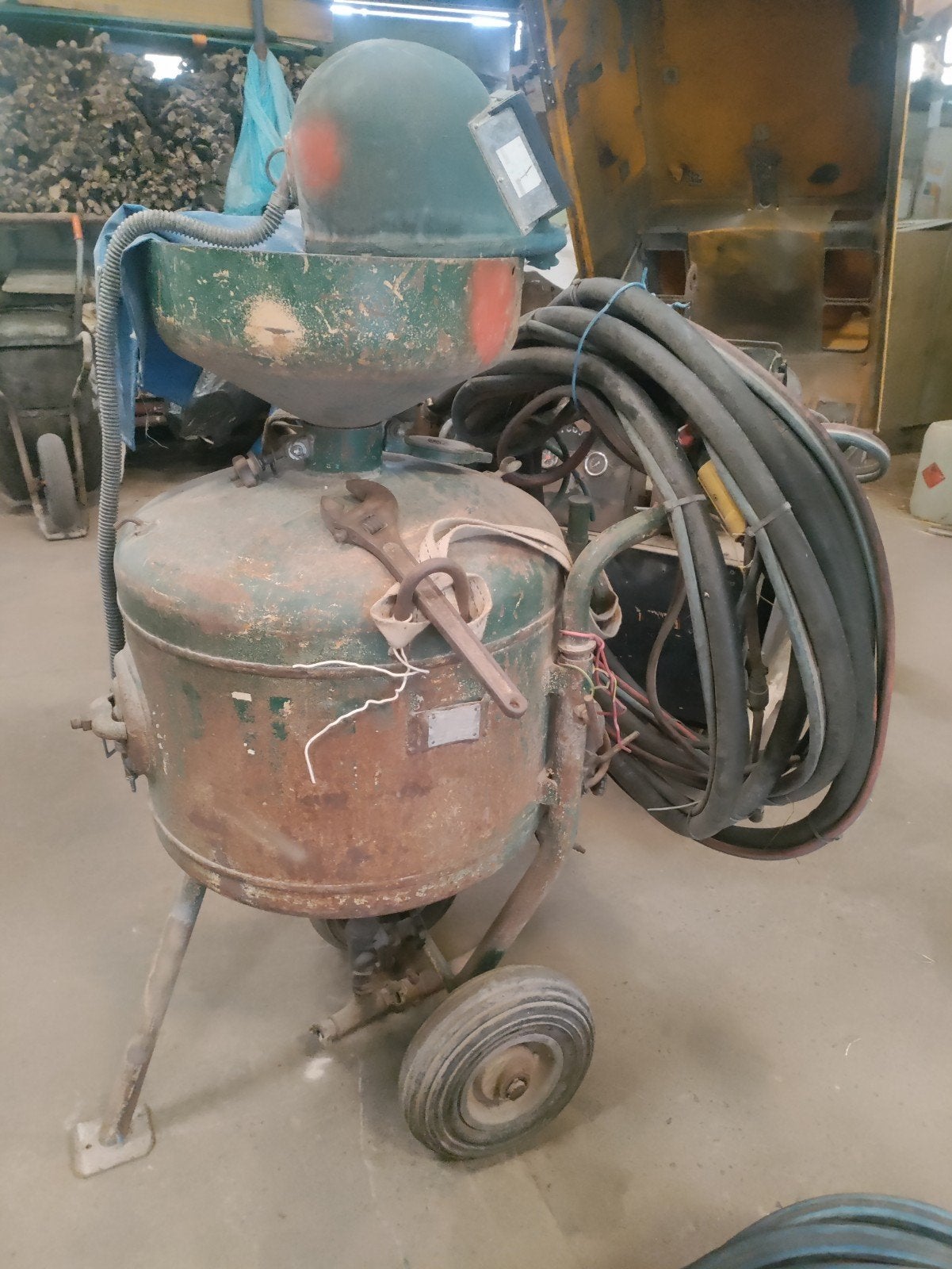 compressor met zandstraal ketel en toebehoren, Enlèvement