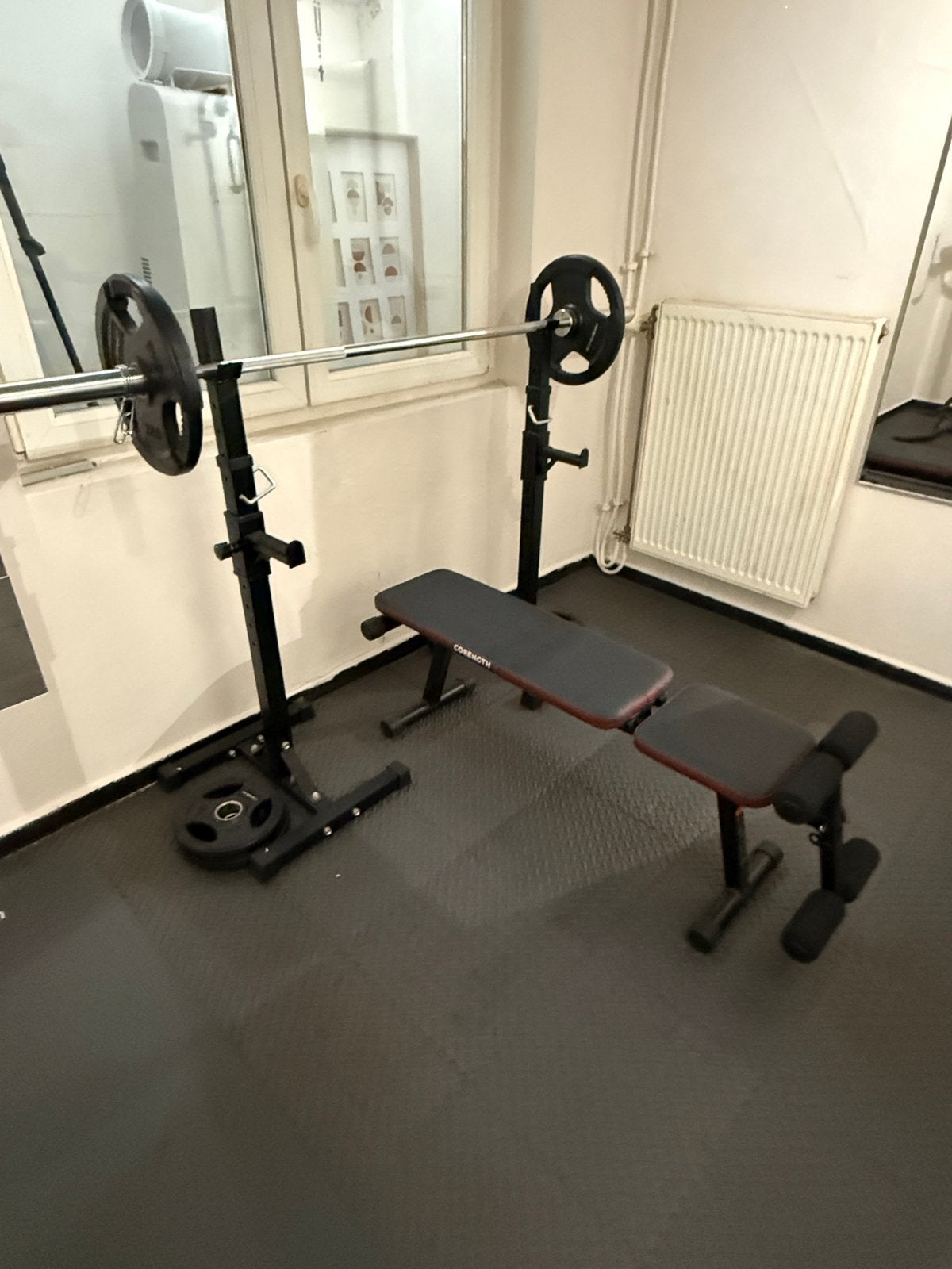 Banc de musculation réglable avec supports et disques, Enlèvement, Comme neuf, Pectoraux