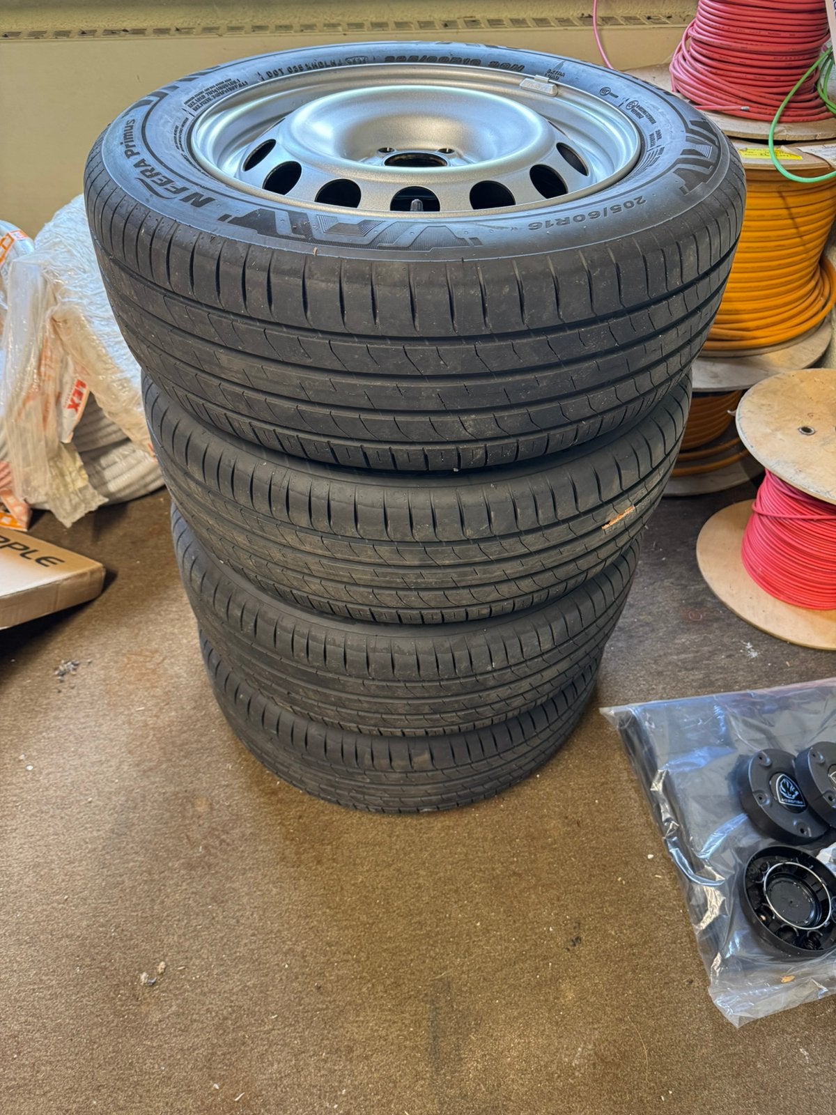 Nieuwe stalen velgen + band peugeot partner bj2025, Auto-onderdelen, Banden en Velgen, Velg(en), Zomerbanden, 16 inch, 205 mm