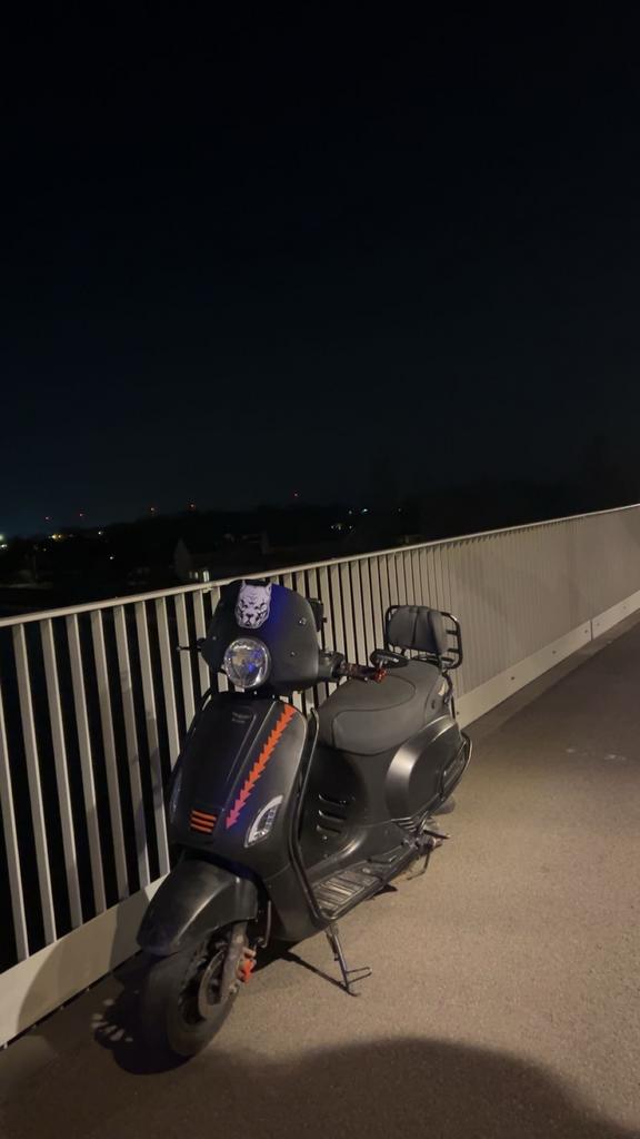 Toscana 2022 A klasse, Fietsen en Brommers, Ophalen of Verzenden, Zo goed als nieuw, Benzine, Vespa