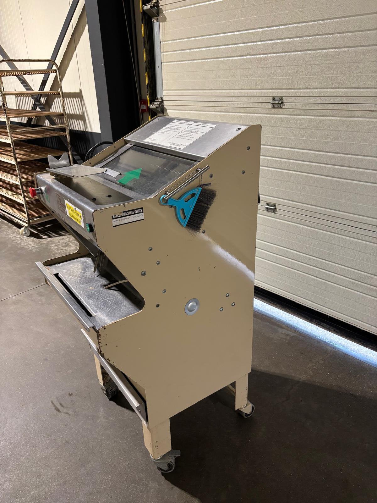 Broodsnijmachine VLB, Ophalen, Brood en Banket