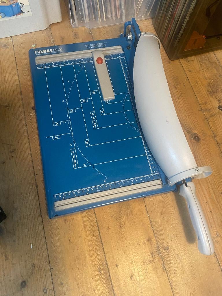 Machine de découpe à guilotine Dahle 561 35 feuilles, Divers, Accessoires de bureau, Comme neuf, Enlèvement ou Envoi