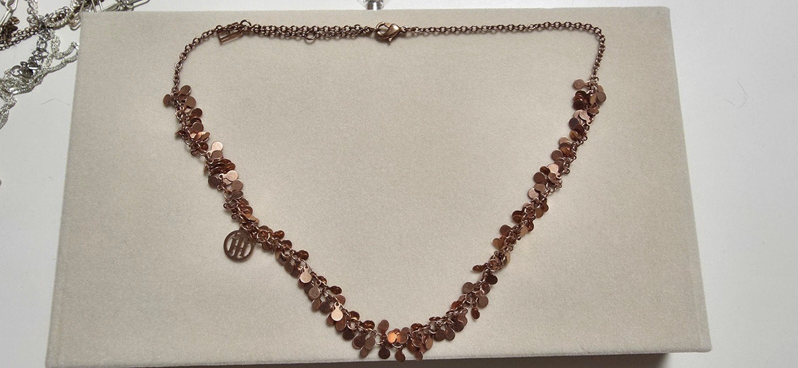 Ketting Tommy Hilfiger, Handtassen en Accessoires, Kettingen, Overige materialen, Ophalen of Verzenden, Roze, Verstelbaar