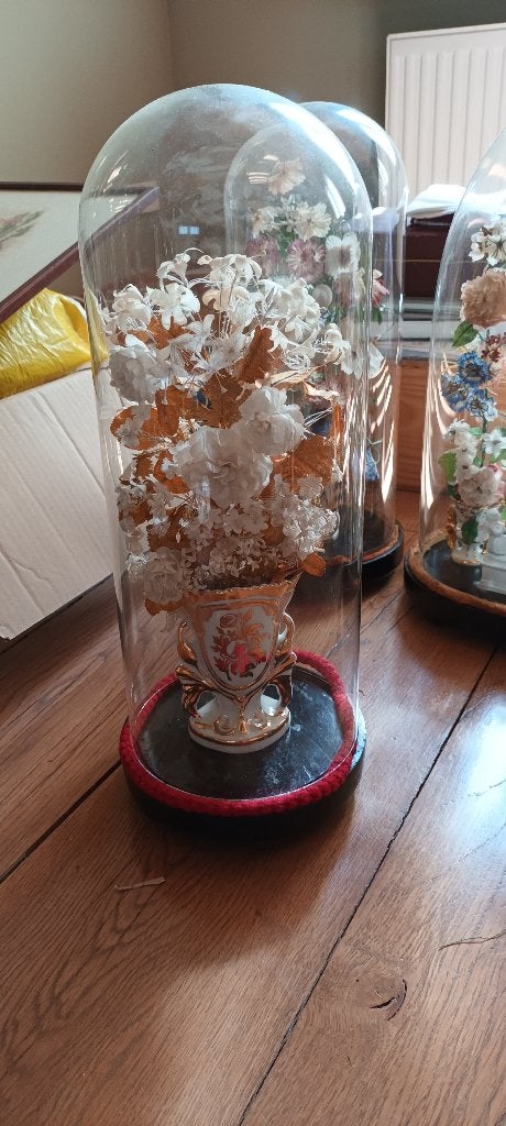 Stolp met vaasje erin., Ophalen