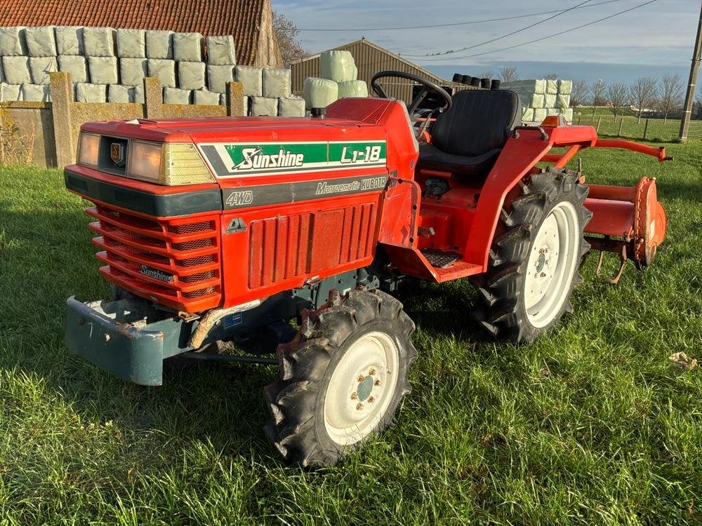 Mini-tracteur Kubota L1-18 à quatre roues motrices équipé, Jusqu'à 80 ch, Autres marques
