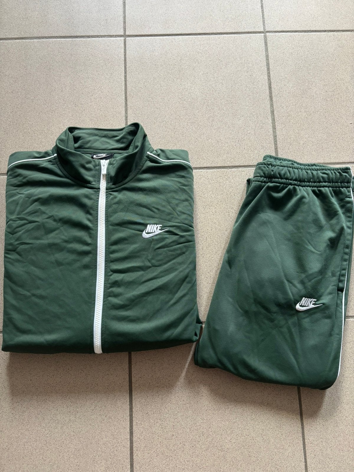 nike groen trainingspak maat: M, Vêtements | Hommes, Vêtements de sport, Enlèvement ou Envoi, Général, Vert, Porté