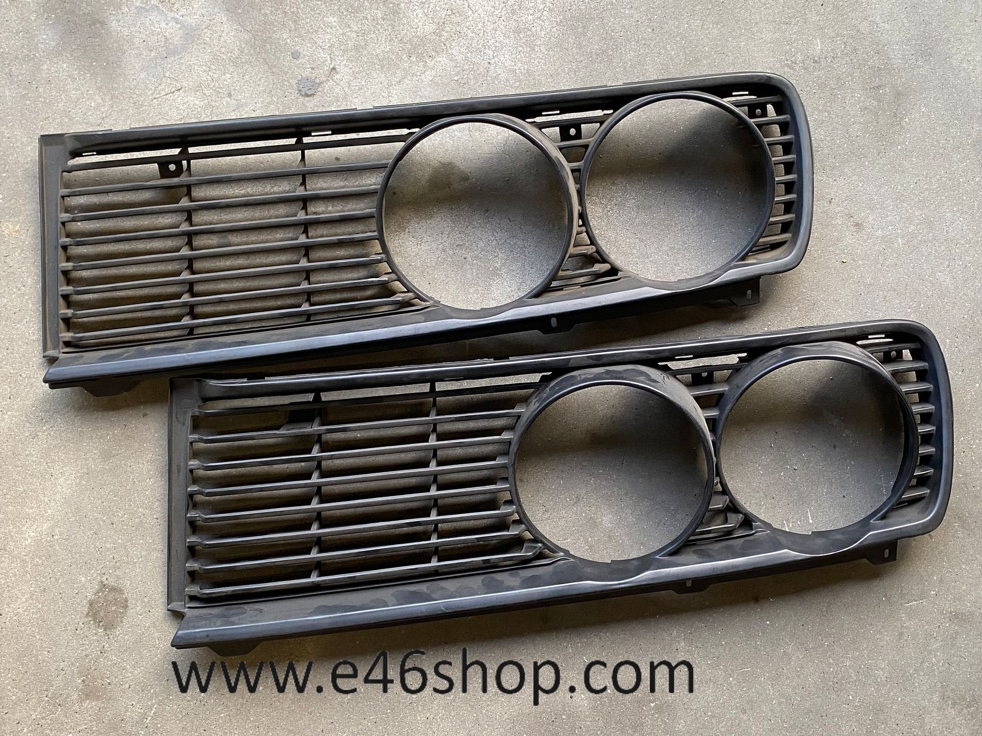 BMW E12 GRILLE RECHTS OE 51131817570 NIEUW ORG BMW, Neuf, -, -, Enlèvement ou Envoi