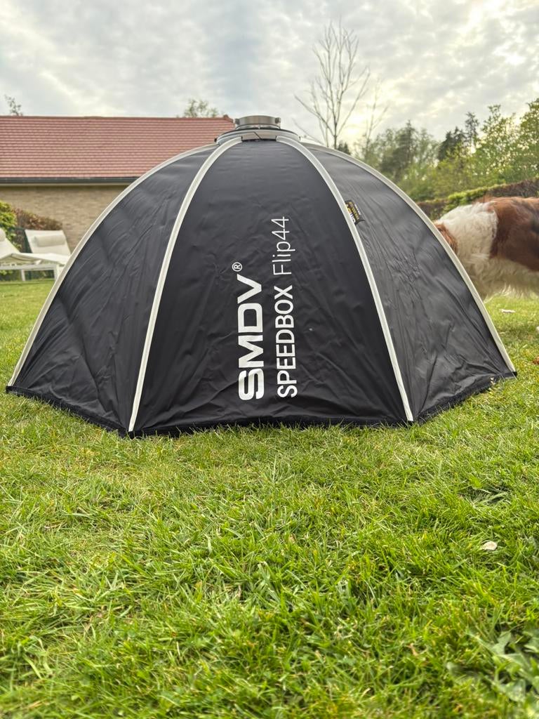 SMDV speedbox (dia 110 cm) Flip 44 Softbox + bowens adapter, Enlèvement, Comme neuf