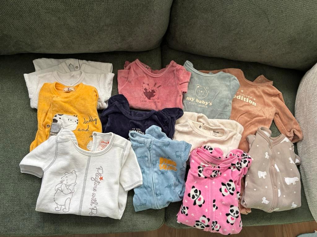 11 pyjama’s 0-3 maanden, Ophalen, Zo goed als nieuw