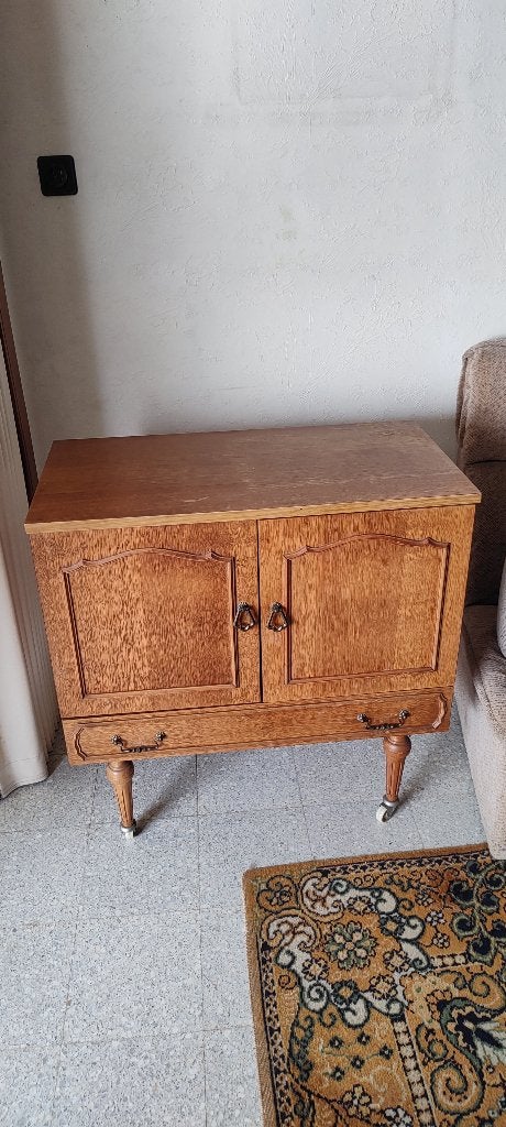 Gratis TV kastje, Ophalen, Gebruikt, 50 tot 100 cm, Minder dan 100 cm