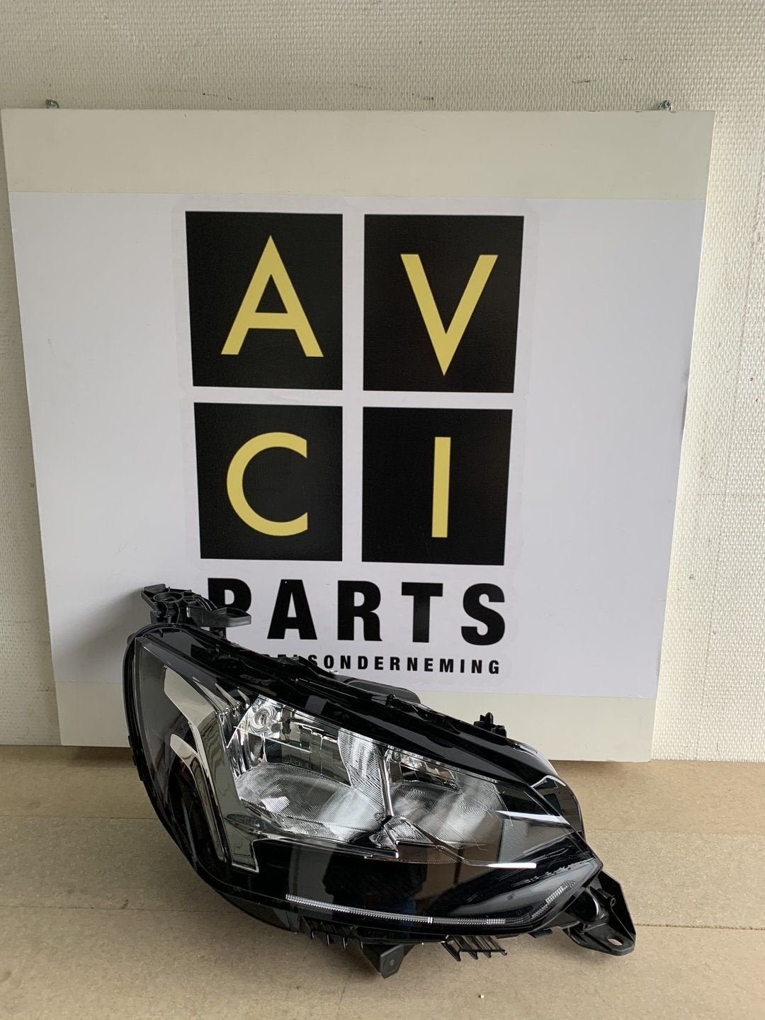 Koplamp peugeot 208 II Halogeen 90128976, Gebruikt, -, -, Ophalen of Verzenden