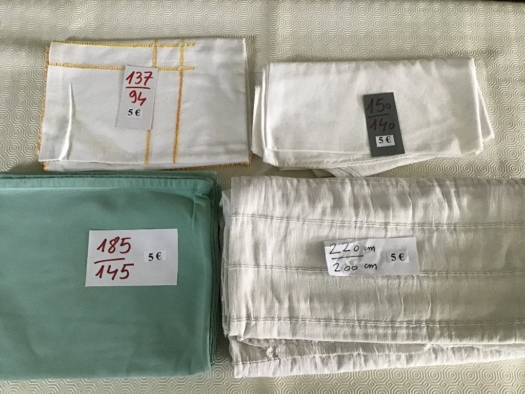 6 tafelkleden aan slechts 5 euro per stuk, Huis en Inrichting, Tafelkleed, Ophalen of Verzenden, Zo goed als nieuw