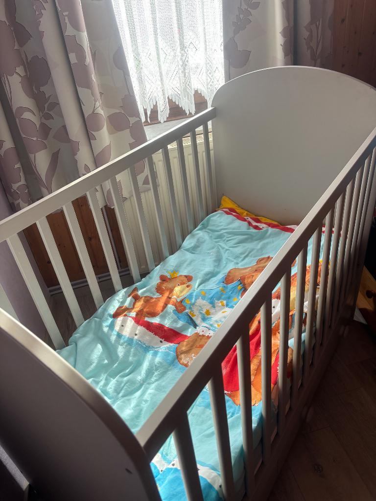 Lit cage bébé, Enfants & Bébés, Moins de 70 cm, Comme neuf, Moins de 140 cm, Enlèvement