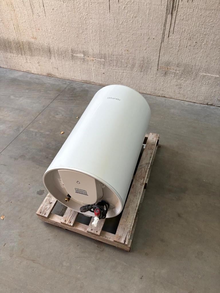 warm water boiler, Bricolage & Construction, Chauffe-eau & Boilers, Moins de 3 ans, Enlèvement, 100 litres ou plus, Boiler